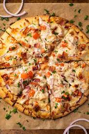 Red Sauce, Mozzarella, Chicken Tossed in Ranch, Bacon